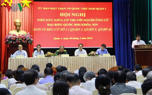 Hoạt động tiếp xúc cử tri, vận động bầu cử tại Hà Nội và thành phố Hồ Chí Minh - ảnh 2